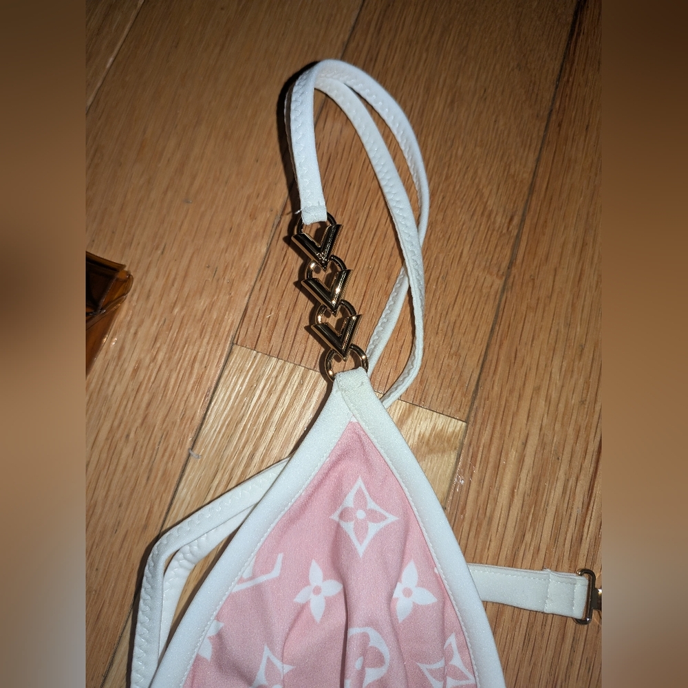 NWT LOUIS VUITTON MONOGRAM OMBRE BIKINI SET WITH POUCH - Picture 11 of 15